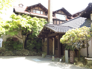 10山荘美術館入り口s.jpg